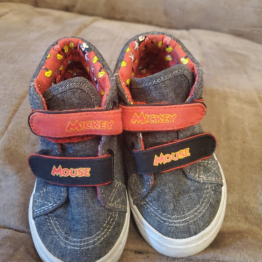 Toddler Disney Mickey High Top Sneakers Size 9